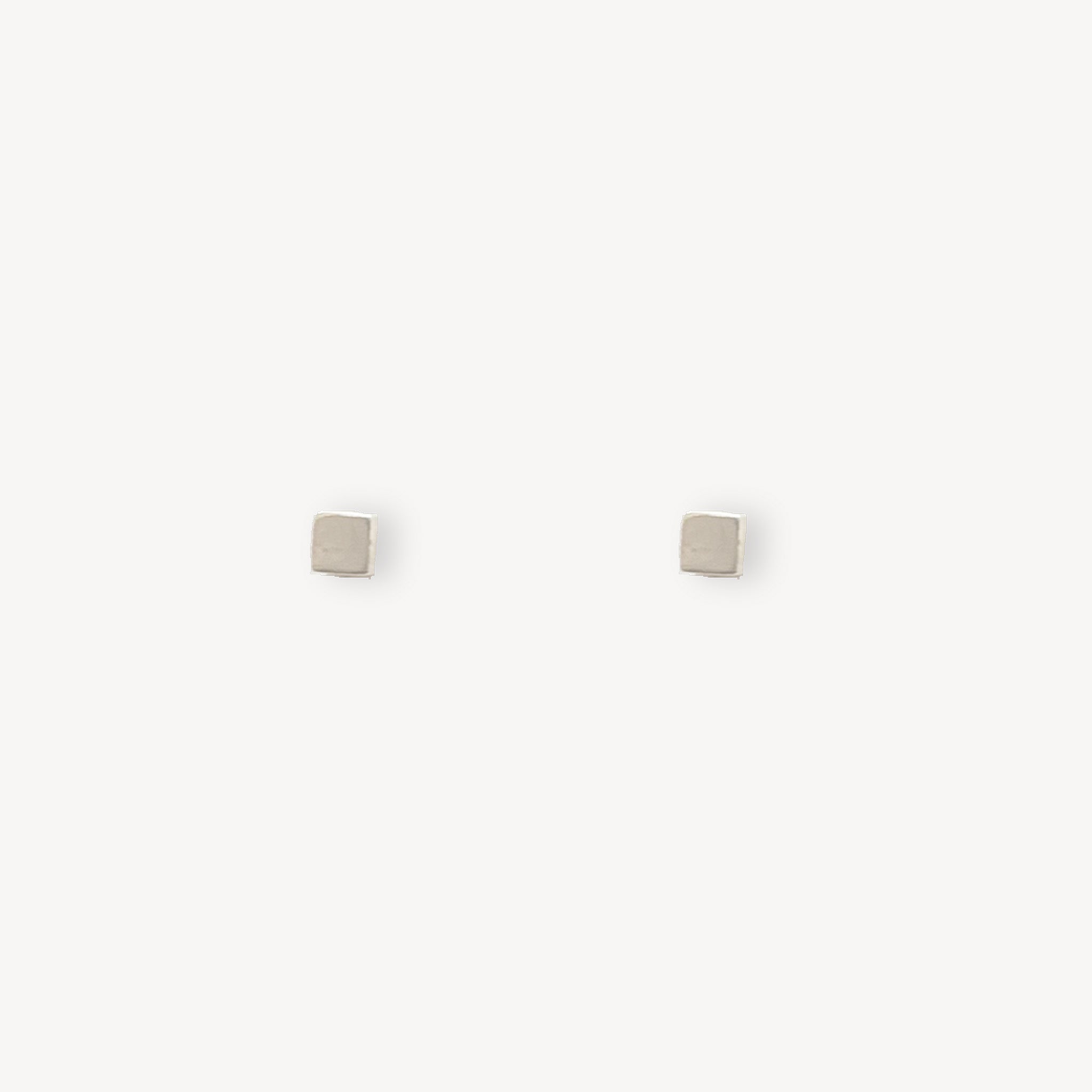 Puce Cube