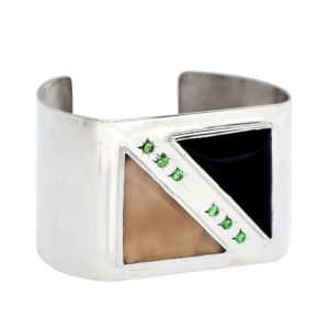 Manchette Strut GEMME Joaillerie, un bijou graphique et moderne.