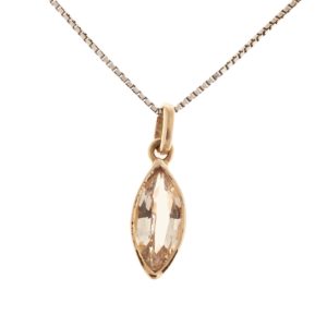 Pendentif unique Larme GEMME Joaillerie, un bijou délicat et raffiné.