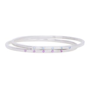 Jonc ovale Light GEMME Joaillerie, un bijou fin et épuré en métal précieux