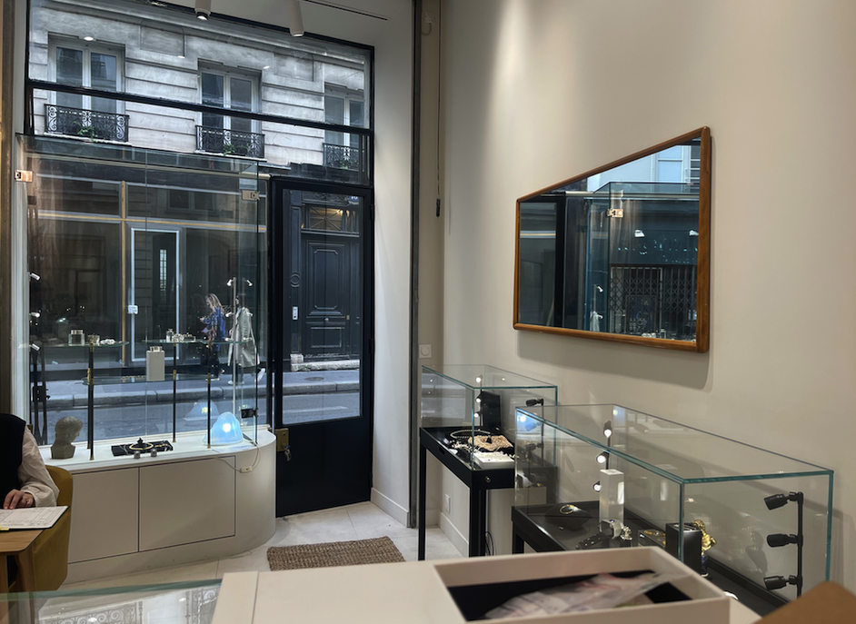 Intérieur de la boutique Gemme Joaillerie au 23 rue de Richelieu à Paris